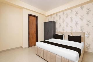Hotel O Sector 51 Metro Station Noida Formerly Dream House - Noida - 4