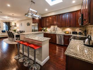 Grand DC Private Gathering Retreat 6BR Parking - 8