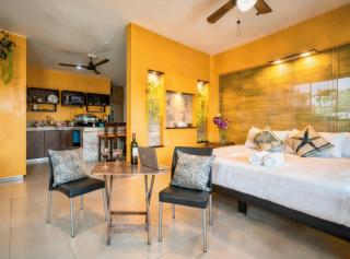 Boutique Romantic 1BR 2BR Suites Sleeps 2-8, Beach Cenote 8 Min, 5th Ave 20 Min, Kitchen Fast WiFi AC - 0