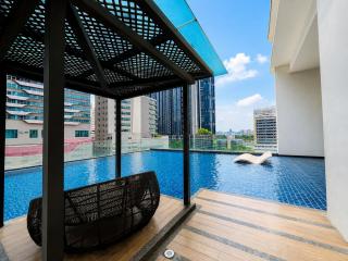 STARLIT SUITE's AT REIZZ RESIDENCE - 8