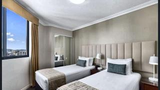 Two-bedroom City Escape I Mantra on Queen - 5