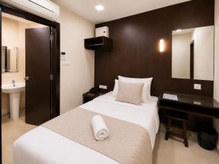 Cathay Hotel - 6