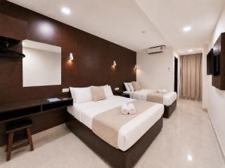 Cathay Hotel - 8