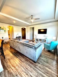 Buckhead Oasis - Spacious 2bd, 2ba with Private Balcony - 5