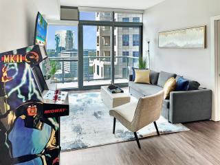 Luxury 3BR Buckhead PenthousePoolBalconyWalk to Lenox,Phipps Plaza & Marta - 0