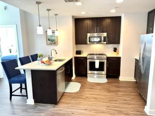 Executive 3BR Buckhead PenthousePoolBalconyWalk to Lenox,Phipps Plaza & Marta - 2