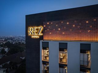 REZ Hotel Semarang - 4