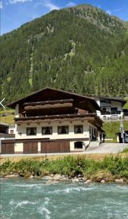 Rustikales Pitztaler Alpenhaus am Bach mit großem Balkon - 6