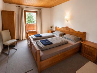 Rustikales Pitztaler Alpenhaus am Bach mit großem Balkon - 1