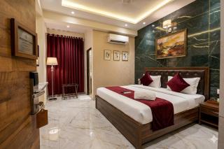 Hotel SPS 5 Mints Walking From Kaushambi Delhi Metro Station - 0