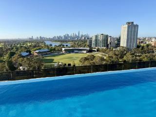 St Kilda Parkside Retreat Rooftop City Views - 0