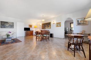 Luxury Apartment Lake View - 5