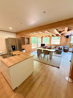 Large Mountain Chalet with Hot Tub Sleeps 19 - 3