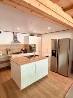 Large Mountain Chalet with Hot Tub Sleeps 19 - 2