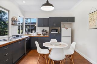Brisbane Corso Character Home - 9