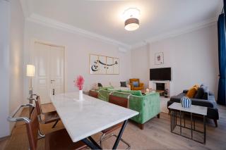 Spacious 3-Bedroom 2-Bathroom Apartment with Central Location - 8