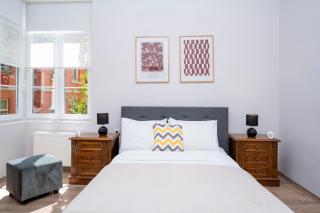 Spacious 3-Bedroom 2-Bathroom Apartment with Central Location - 5