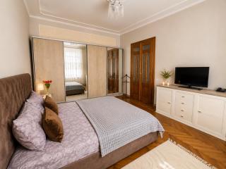 В самому центрі міста здається в подобову оренду апартаменти Comfort Zone Center Two-Bedroom Apartments - 8