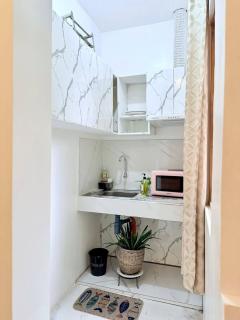Cozy 2BR Stay Perfect for Families - 1