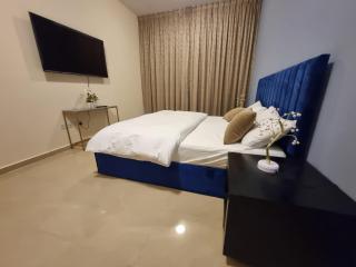 Gorgeous sea views, large deluxe 2 bedroom apartment! - 5