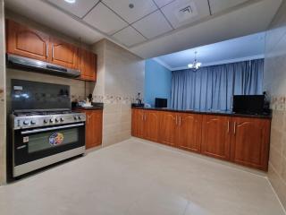 Gorgeous sea views, large deluxe 2 bedroom apartment! - 1