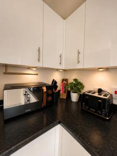 Newland House 3BR Luxury Stay - 6
