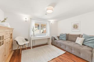 Scharnhäusle 2 - Großzügige Wohlfühl-Wohnung mit Badewanne& Balkon - 1