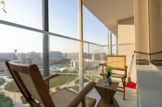 Stylish Studio with Balcony - Masdar City Retreat - 6