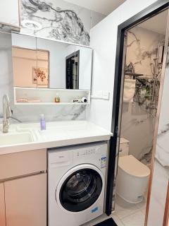 Master Room with Private Ensuite Near McDonald's - 8
