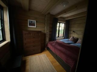Cozy newer year-round cottage - 0