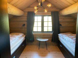 Cozy newer year-round cottage - 4