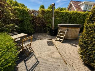 The Cosy Cottage - Comfort Sauna & Hot Tub in Private Garden - 8