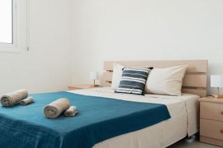 Modern 2-Bed Apartment Steps to Sea & Marina - Pafos - 1