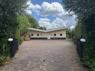 Villa Vera - Comfort, Space, Sauna & Hot Tub in Private Garden - 1