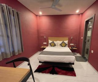 Hotel A P S Townhouse - 4
