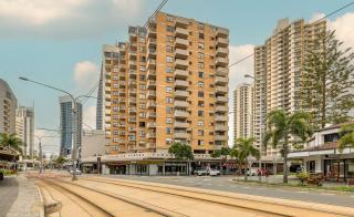 Sleeps 5 Heart of Surfers Paradise - 7