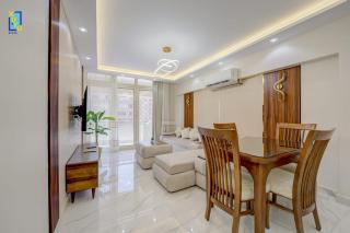 Serene & Spacey 2BDR Apt 5 Min To Airport - 0