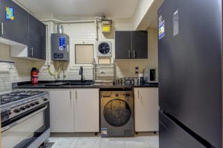 Serene & Spacey 2BDR Apt 5 Min To Airport - 6
