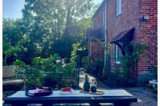 Beautiful Rural Dorset Cottage Escape - Sleeps 8 - 0