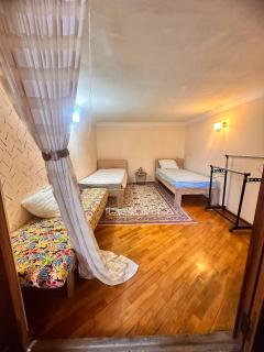 Heart of the city Spacious 3 Bedroom Apartment in Old Batumi Sleeps 6 - 4