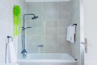 Urban Sage - Modern Luxury Studio in Gaborone with WiFi Free Parking and Pool - 2