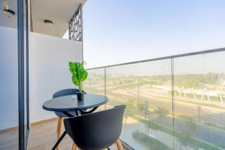 Masdar Solis Studio - Chic Urban Sleek Escape - 7