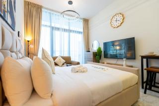 Masdar Solis Studio - Chic Urban Sleek Escape - 5