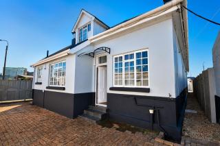 Monument Guest House - 4
