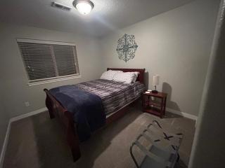Charming Townhome Escape - 5