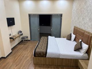 Hotel Keshav Villa - 5