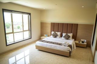 Hotel Grand Parivaar - 9