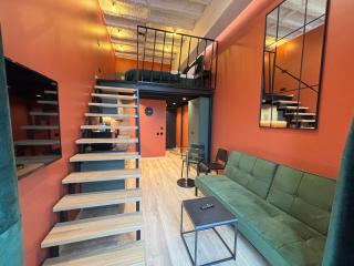 Urban Terracotta Loft - Newly Renovated - 7