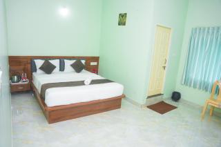 D D Luxury Inn - 9