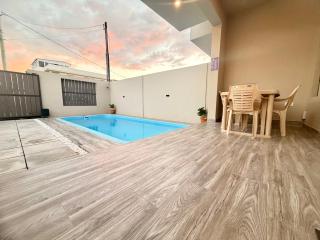 Sarz Villa - Luxe et Moderne - 3 Chambres en suite avec Piscine à Mont Choisy - 4